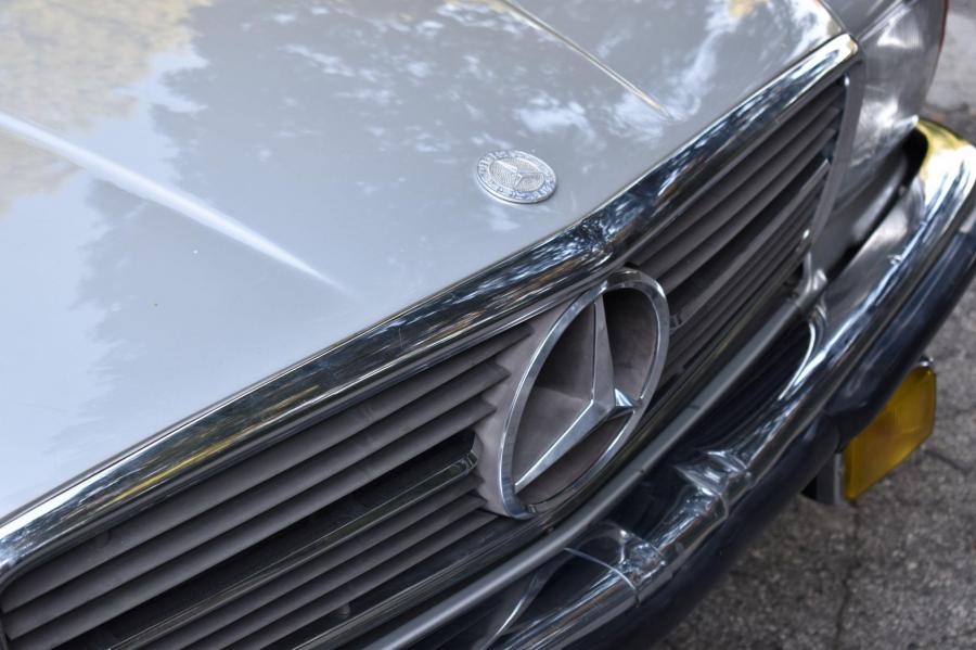 Детали экстерьера Mercedes-Benz 280 SLC (C107) 1980 года  (EU) (фото 30 из 102)